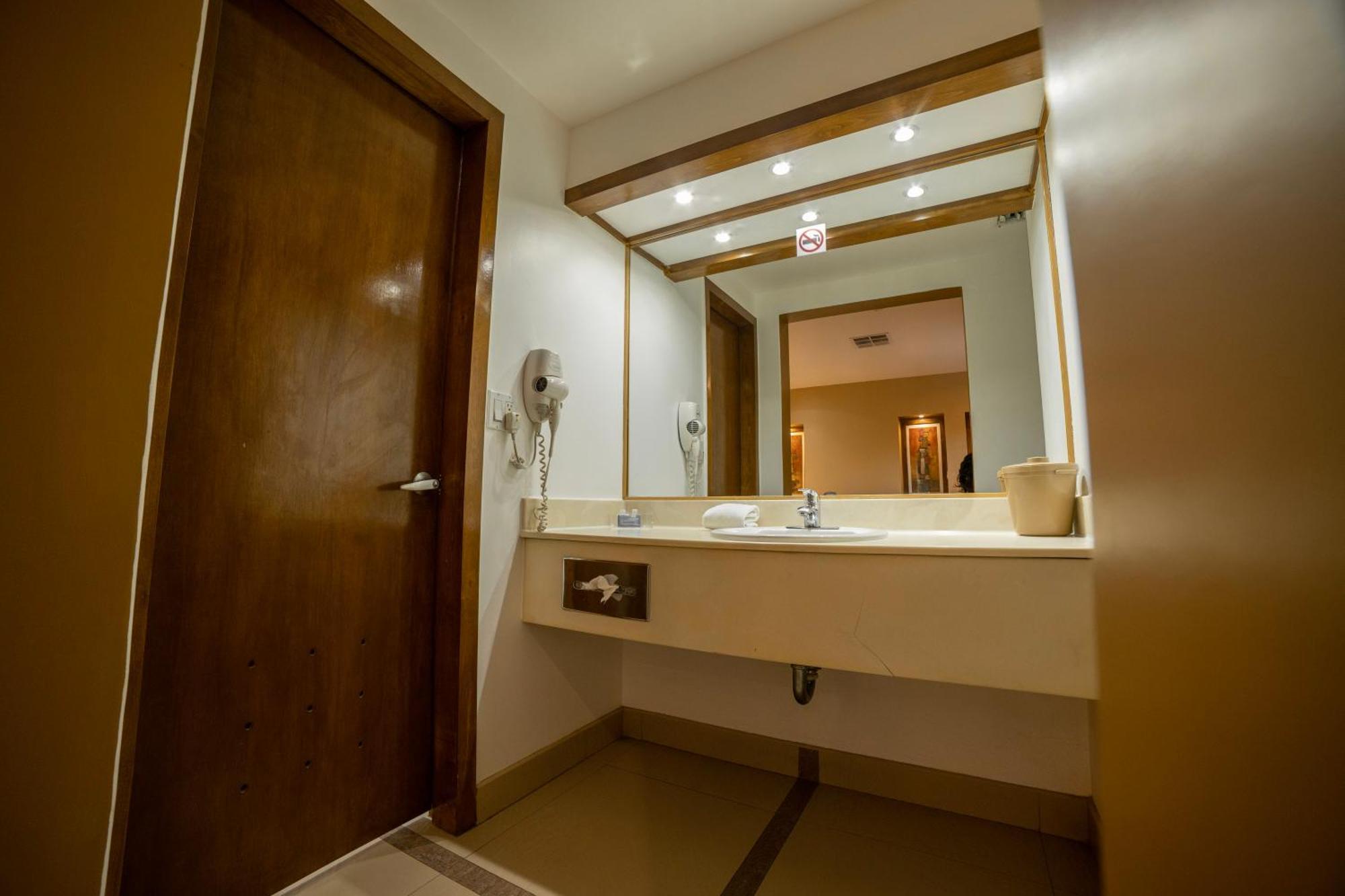 Hotel Colonial Mexicali Eksteriør billede